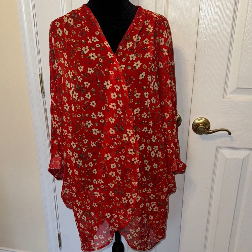 Chic Red Floral Women's Long Sleeve Top